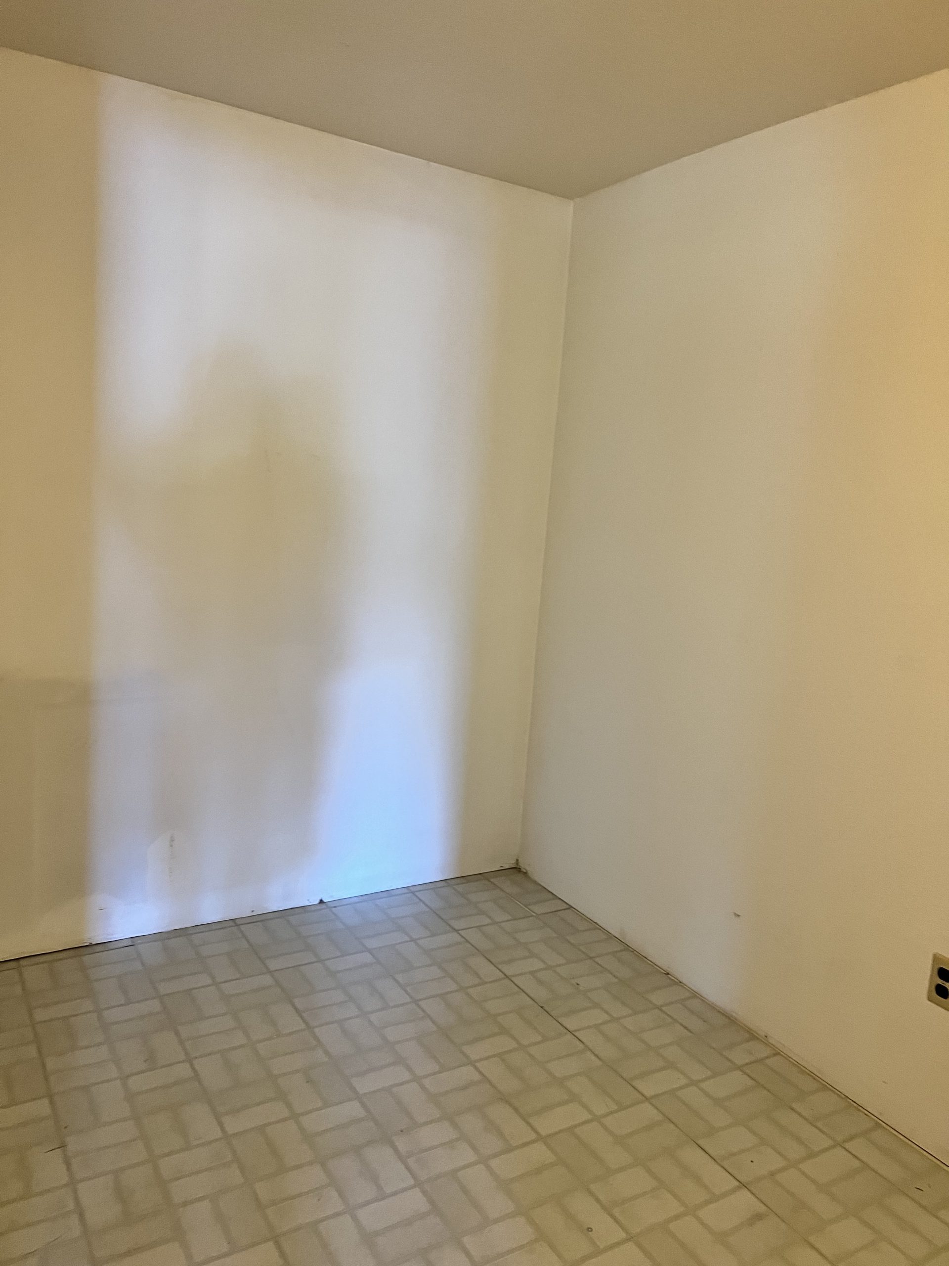 E L Edwards Realty Ii Inc - 25wx8td